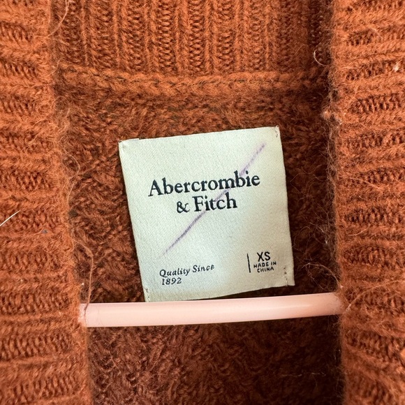 Abercrombie Bell Sleeve Turtleneck Sweater - Picture 2 of 3